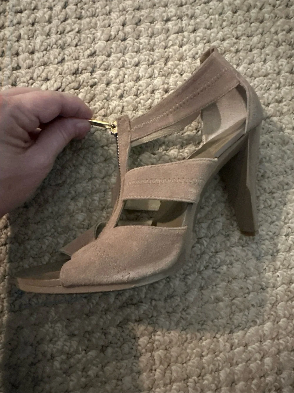 Michael Kors Berkley taupe suede strappy wedge sandals Sz 8 with gold detail